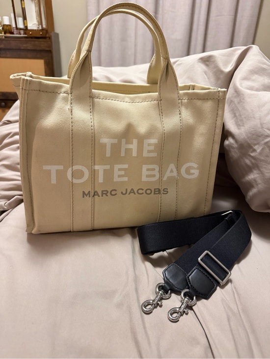 Marc Jacobs Handbags - Marc Jacobs Cream Canvas The Tote Bag